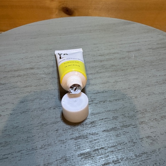 KOYAL Gentle Gel Face Wash - FRAGRANCE FREE - Picture 3 of 3